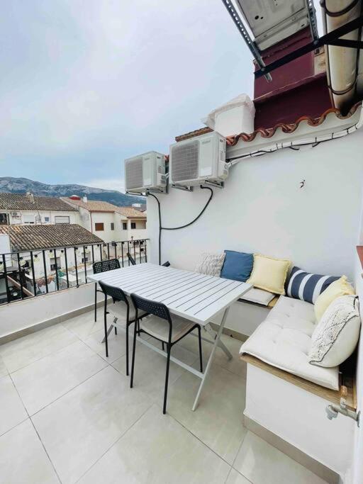Attic Apartment In Old Town Dénia Buitenkant foto